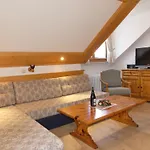 Haus Spornitz Апартаменты Миттенвальд